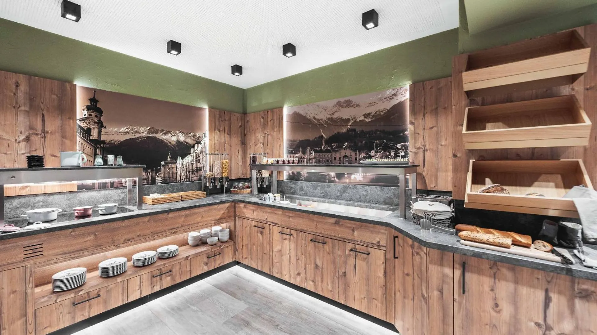 Binders Budget City-Mountain Hotel Innsbruck Austria