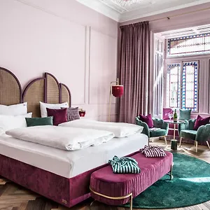 **** Hotel Josefine Austria